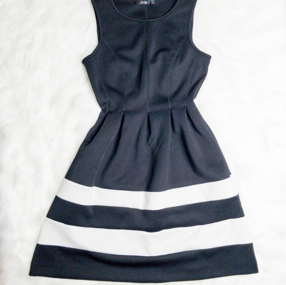 🌻 Apt 9 fit and flat dress